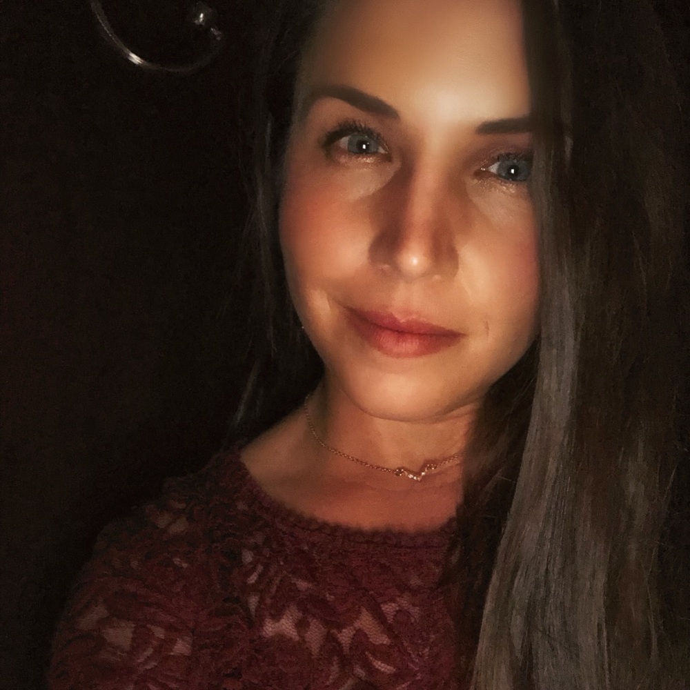 Meet your Posher, Carissa